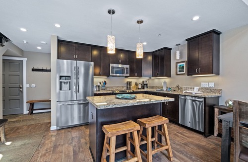Truckee Condo | Donner Vista - Amazing Lakefront Condo with Breathtaking Panoramic Views, Private Deck