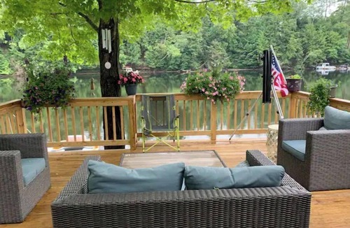 Lake Luzerne-Hadley Cottage | Donohue Riverview