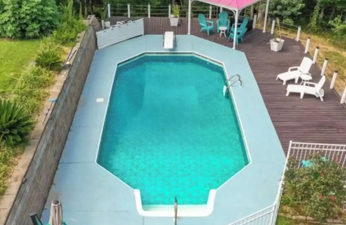 Pine Level House | Doodle Days at Lake Jordan Sleeps 18 with a Pool!n