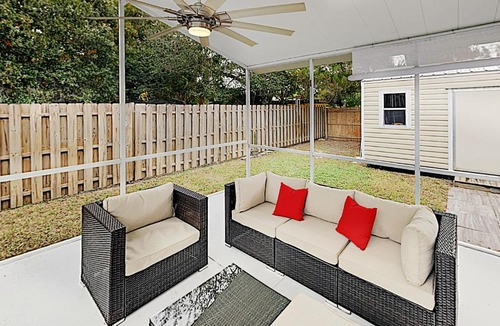 Bradenton House | Doplins Swin Spot