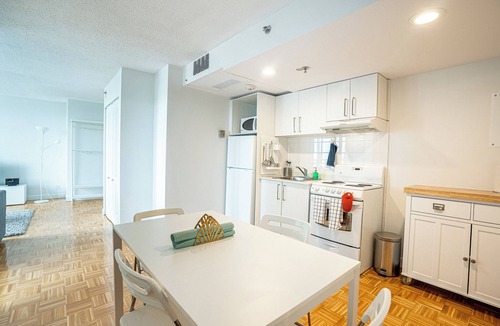 Downtown Montreal Apartment | Dorchester Luxe One-Bedroom