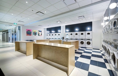 Downtown Montreal Apartment | Dorchester Luxe Studio in Downtown Montreal