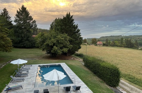 Vergt-de-Biron Villa | Dordogne/Le Cambou/13th generation family house/5 bds & a private pool