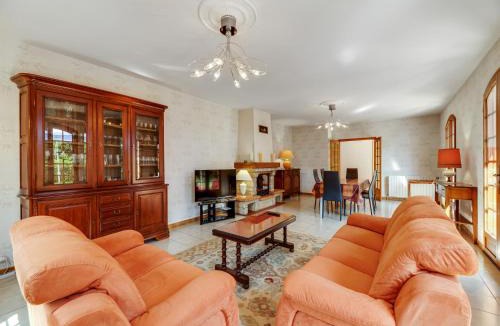 Pineuilh Villa | Dordogne Villa River Bliss