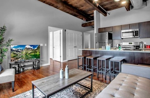 Buffalo Apartment | Dorian 402 · Luxury 2 bedroom Loft Apartment w/ free parking