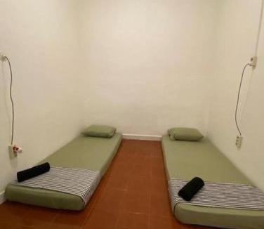 Padonan House | DORMITORY kost Syariah & VILLA BERAWA CANGGU Bike Rental