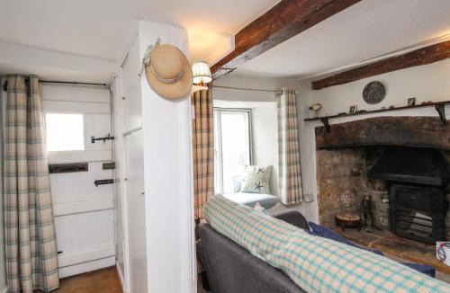 Burton Bradstock House | Dormouse Cottage