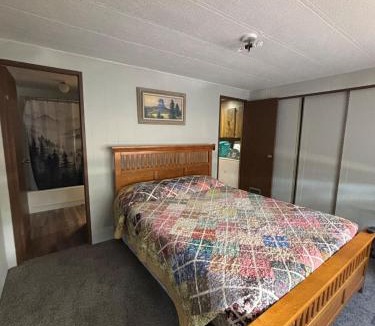 Hulett House | Dorothy's Hideaway