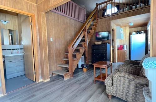 Rideau Lakes Villa | Dorothy's Lodge- Chaffey's Lock