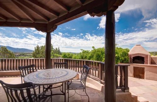 Santa Fe House | Dorthia Garden Retreat & Views
