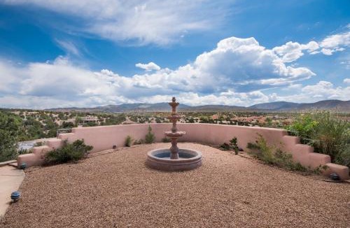 Santa Fe House | Dorthia Garden Retreat & Views