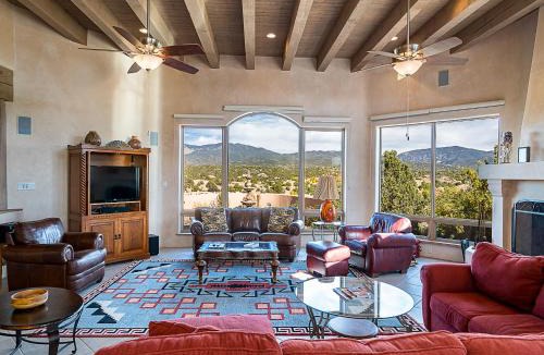 Santa Fe House | Dorthia Garden Retreat & Views