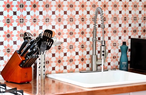 Downtown Santa Fe Bed & Breakfast | Dos Hermanas Casita 2 | Walk to Plaza | Courtyard