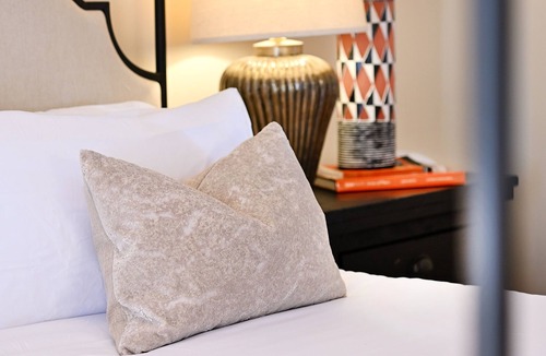 Downtown Santa Fe Bed & Breakfast | Dos Hermanas Casita 6 | Walk to Plaza | Courtyard