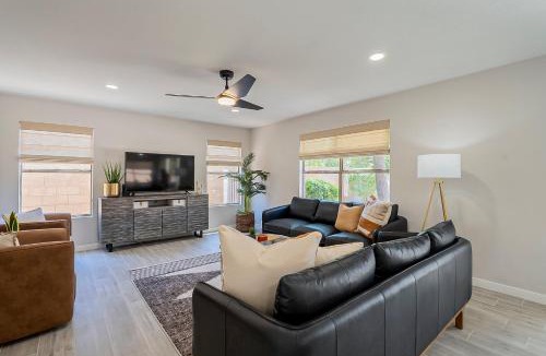 Neely Farms House | Dos Palmas - Gilbert Poolside Retreat