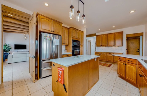 Canoncito House | Dos Vistas | Panoramic Views | Firepits & Hot Tub
