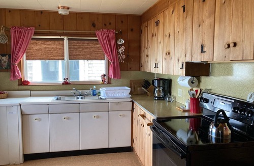 Arch Cape Cabin | Dot's Beachfront Bungalow Off-Grid Haven