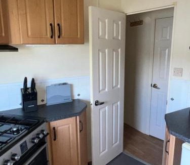 Sheerness Ski Chalet | Dottys van warden springs caravan park