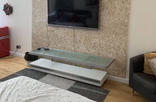 Surrey Docks Apartment | Double and single room