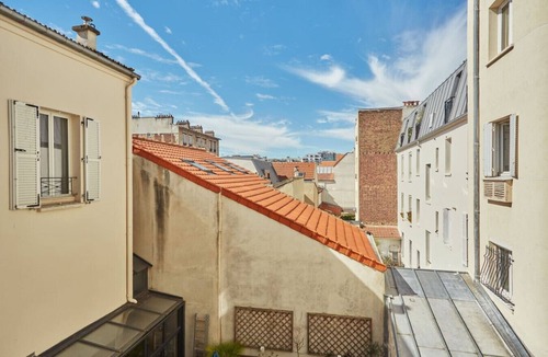 Silly-Gallieni Apartment | Double Appartement l 15min Eiffel Tower by Car