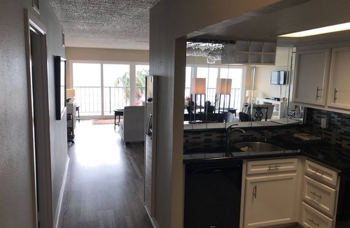 Galveston Condo | Double Balcony & Beach + Free High Speed WiFi