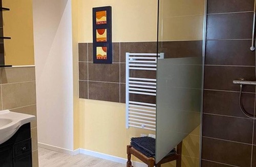 Bois House | Double Basquaise room - Sleep under the roofs