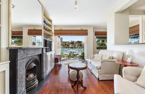 Double Bay Apartment | Double Bay Harbour-front apartment with stunning views