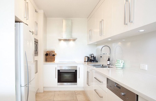 Double Bay Apartment | Double Bay three-bedroom apartment with pool