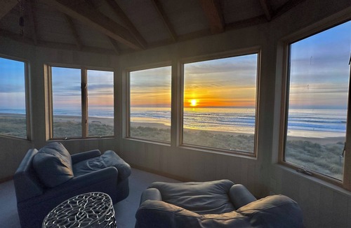 Gleneden Beach House | Double Beachfront?! Magical Views In a Unique Private Setting