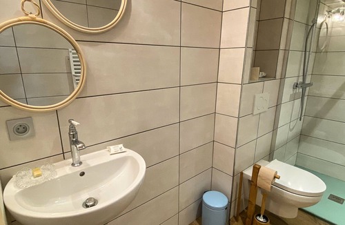 Entremont House | Double bed and breakfast with garden and mountain