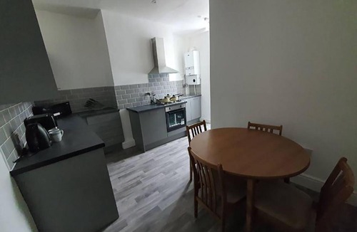 Burnley House | Double Bed L1 Burnley City Centre