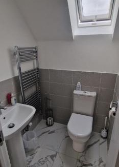 Eccles House | Double Bedroom Ensuite