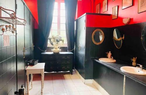 Beuzevillette Villa | Double bedroom gîte in a castle in Normandy