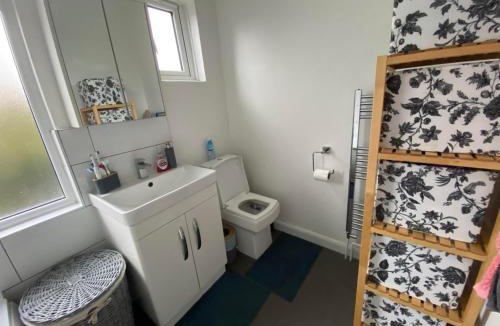 Sudbury House | Double Bedroom in Sudbury Hill Wembley - 10 mins from Wembley Stadium