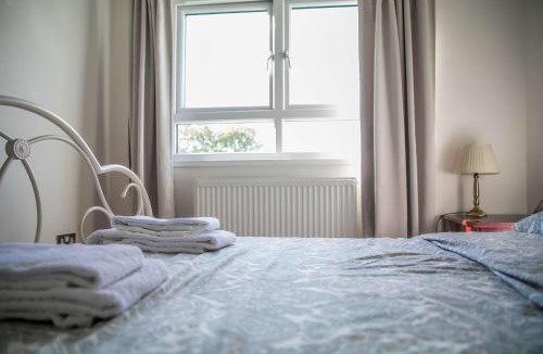 Sutton Central Apartment | Double bedroom in ashared flat