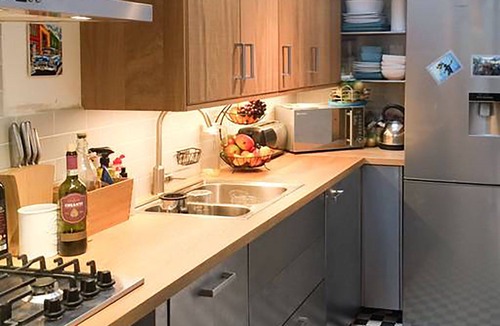 Wimbledon Park Apartment | Double bedroom with private bathroom