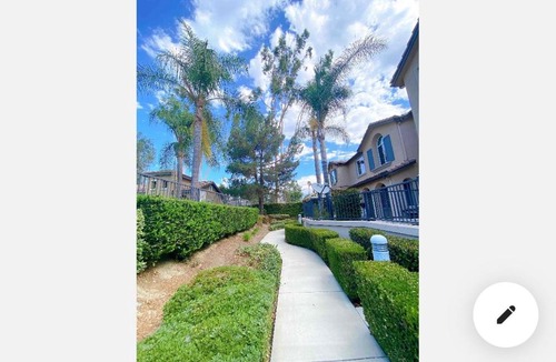 Ontario House | Double beds with private entrance garage parking