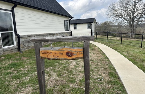 Emory Cabin | Double D Ranch Guest House