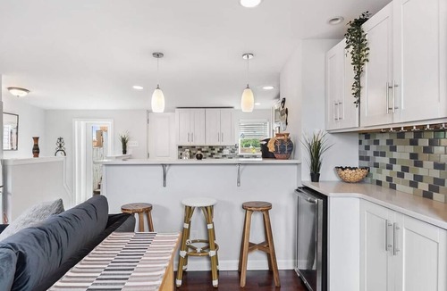 East Passyunk Crossing Apartment | Double Decker Roofdeck! Gorgeous View in Passyunk!