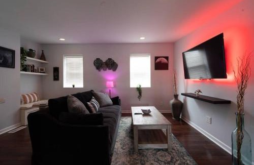 East Passyunk Crossing Apartment | Double Decker Roofdeck Gorgeous View in Passyunk