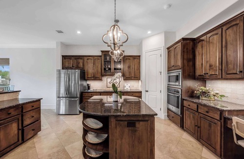 Horseshoe Bay West House | Double Diagonal Bay: Lakefront Luxury with Concierge Services in Horseshoe Bay