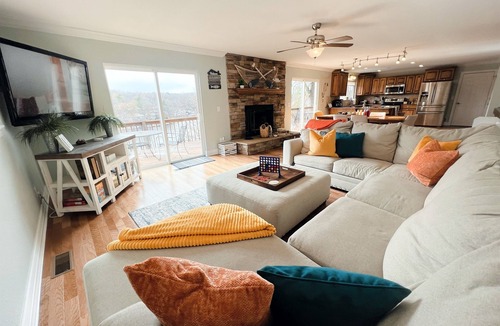 Bella Vista House | Double Down: Spacious Lakefront Retreat with Stunning Views & Hot Tub