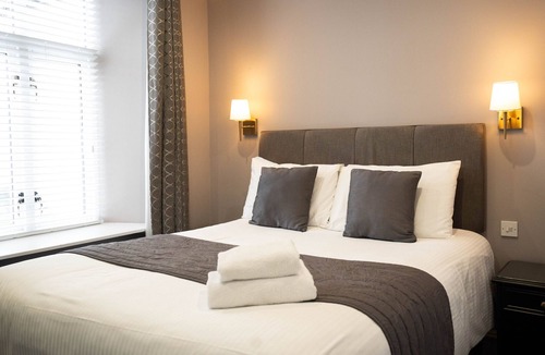 Ellon Hotel | Double Ensuite at New Inn Hotel