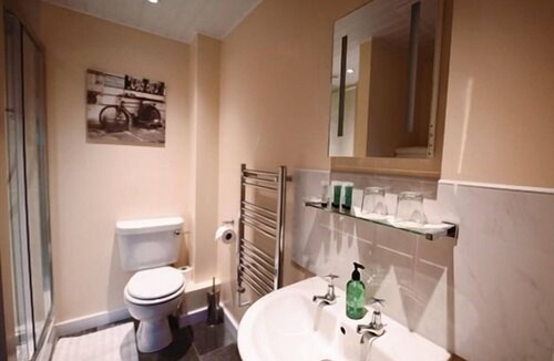 Wem House | Double Ensuite at The Coaching Barns