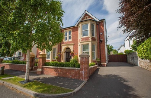 Park Apartment | Double-Ensuite Shower-Mountain View-Tudful Studio