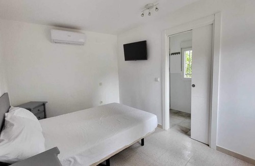 San Martin de Montalban Hostel | Double room with 1 double bed or 2 single beds