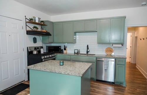 West Morningside House | Double Everything - Sleeps 13nn