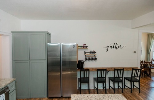 West Morningside House | Double Everything - Sleeps 13nn
