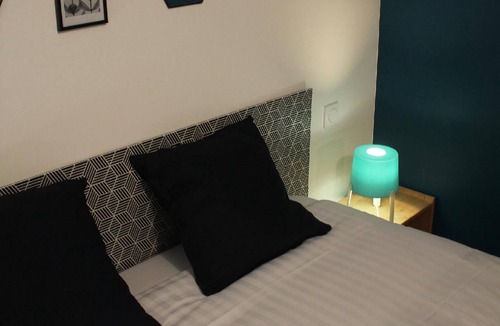 Saint-Cyr-au-Mont-d'Or House | Double room-Comfort-Private Bathroom-Terrace