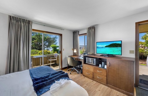 Bodega Bay Hotel | Double Queen Room with Ocean View!
